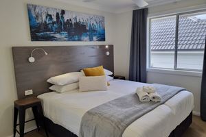 Master Bedroom of the 2 Bedroom Apartment at Jesmond Short Stay Apartments